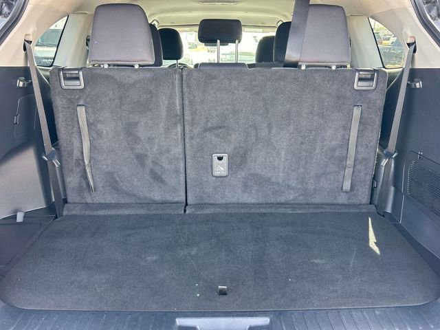 Used 2024 Toyota Highlander LE image 9