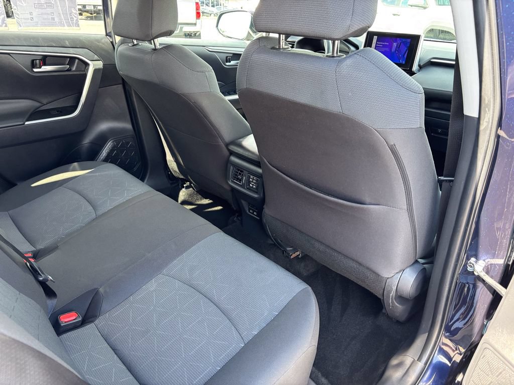Used 2025 Toyota RAV4 XLE AWD/4WD image 42
