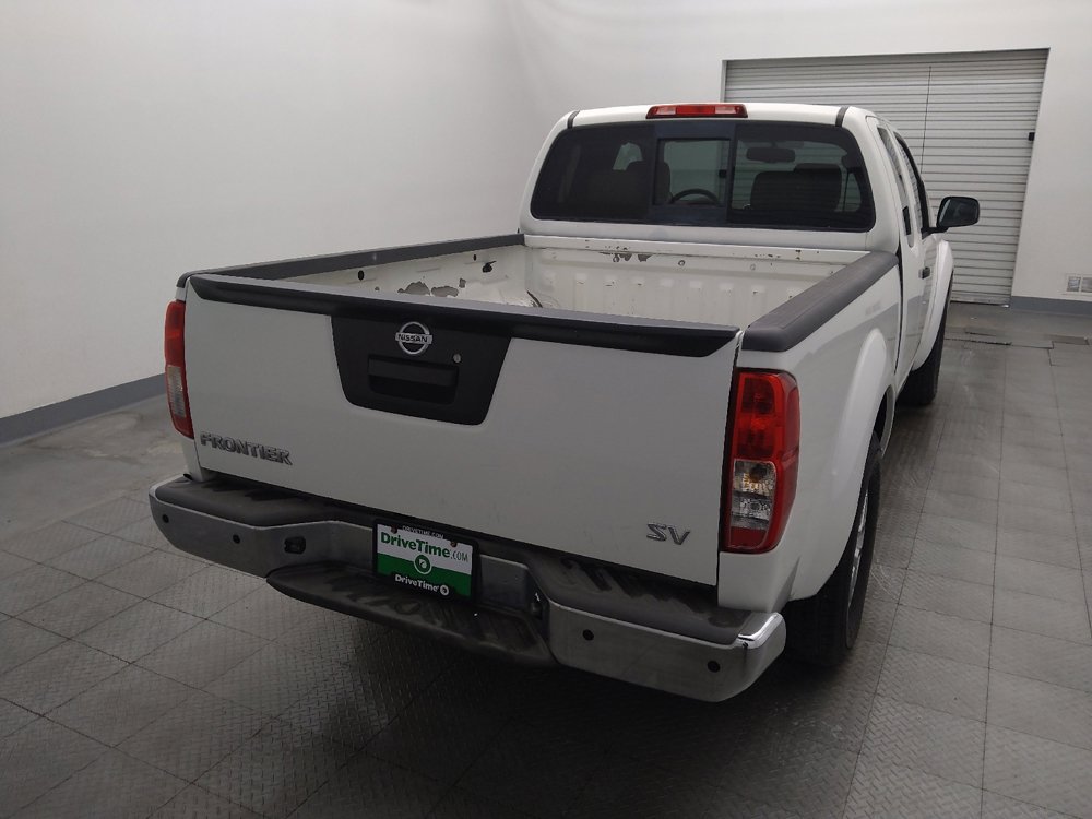 Used 2016 Nissan Frontier SV RWD image 7