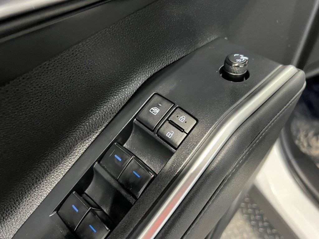 Used 2022 Toyota Highlander XLE image 30