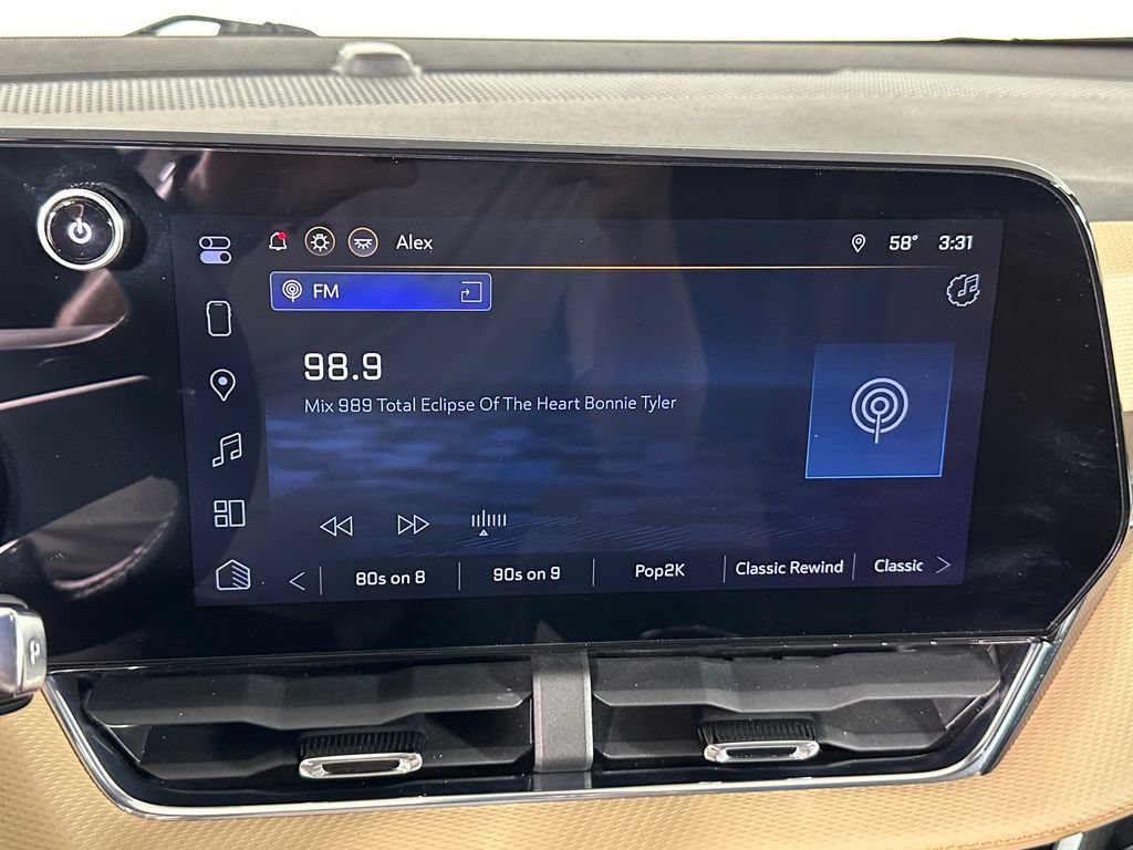 Used 2025 Chevrolet Equinox ACTIV w/ Safety and Technology Package AWD/4WD image 16