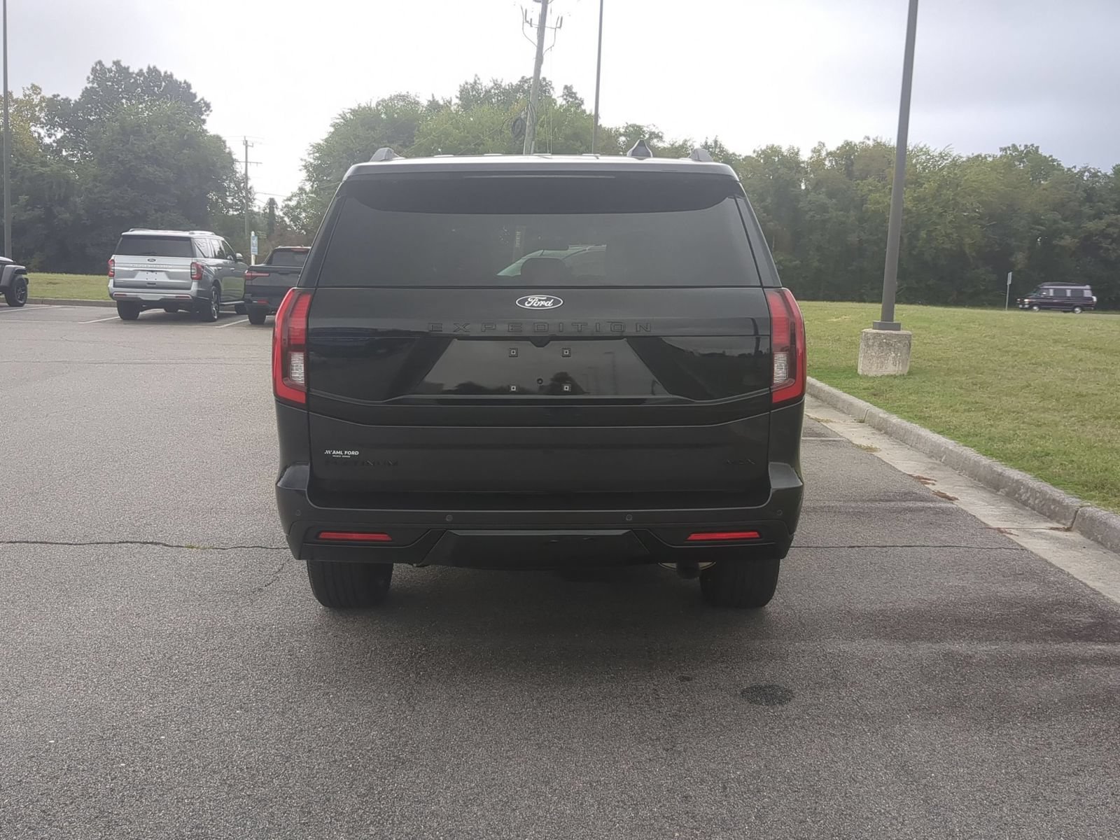 New 2027 Ford Expedition Max Platinum w/ Stealth Performance Package AWD/4WD image 4