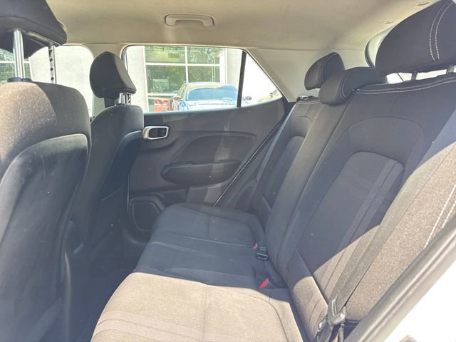 Used 2020 Hyundai Venue SEL image 11