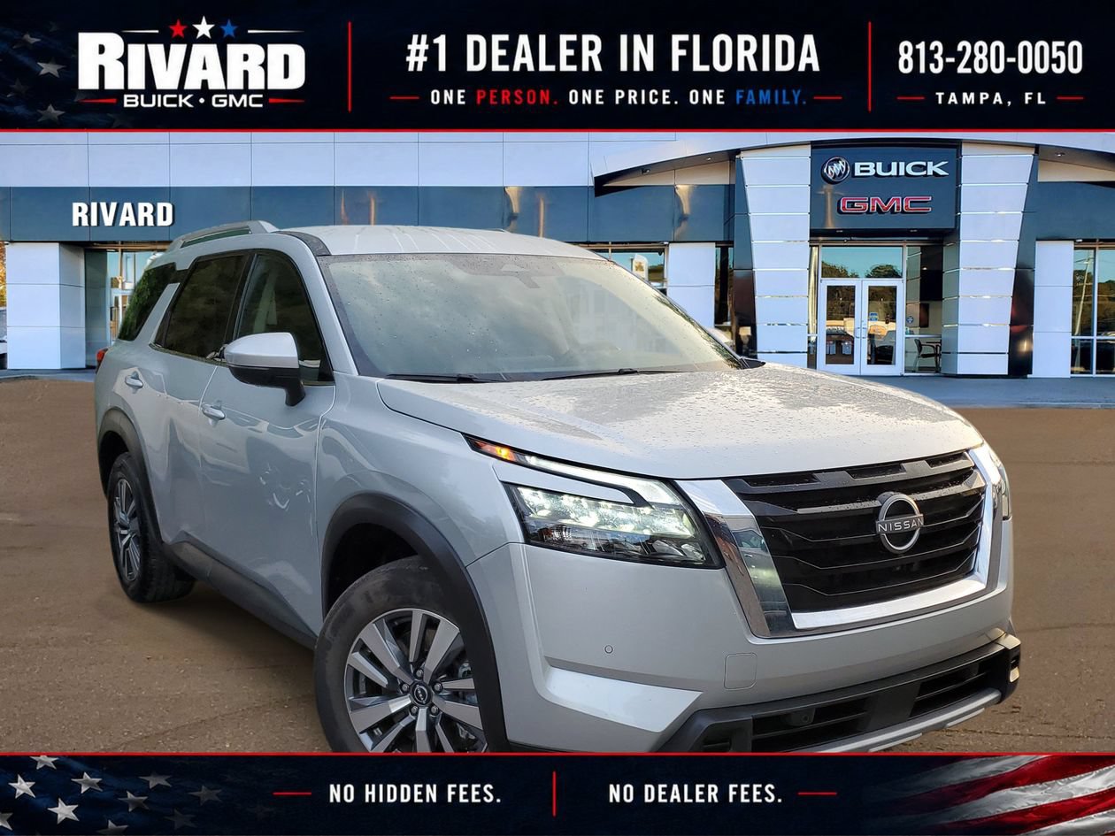 Used 2025 Nissan Pathfinder SL FWD image 1