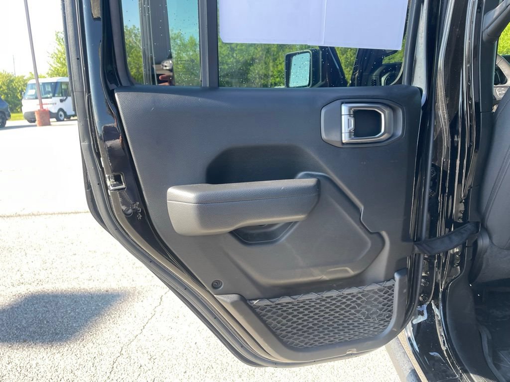 Used 2023 Jeep Wrangler Unlimited w/ Cold Weather Group AWD/4WD image 14