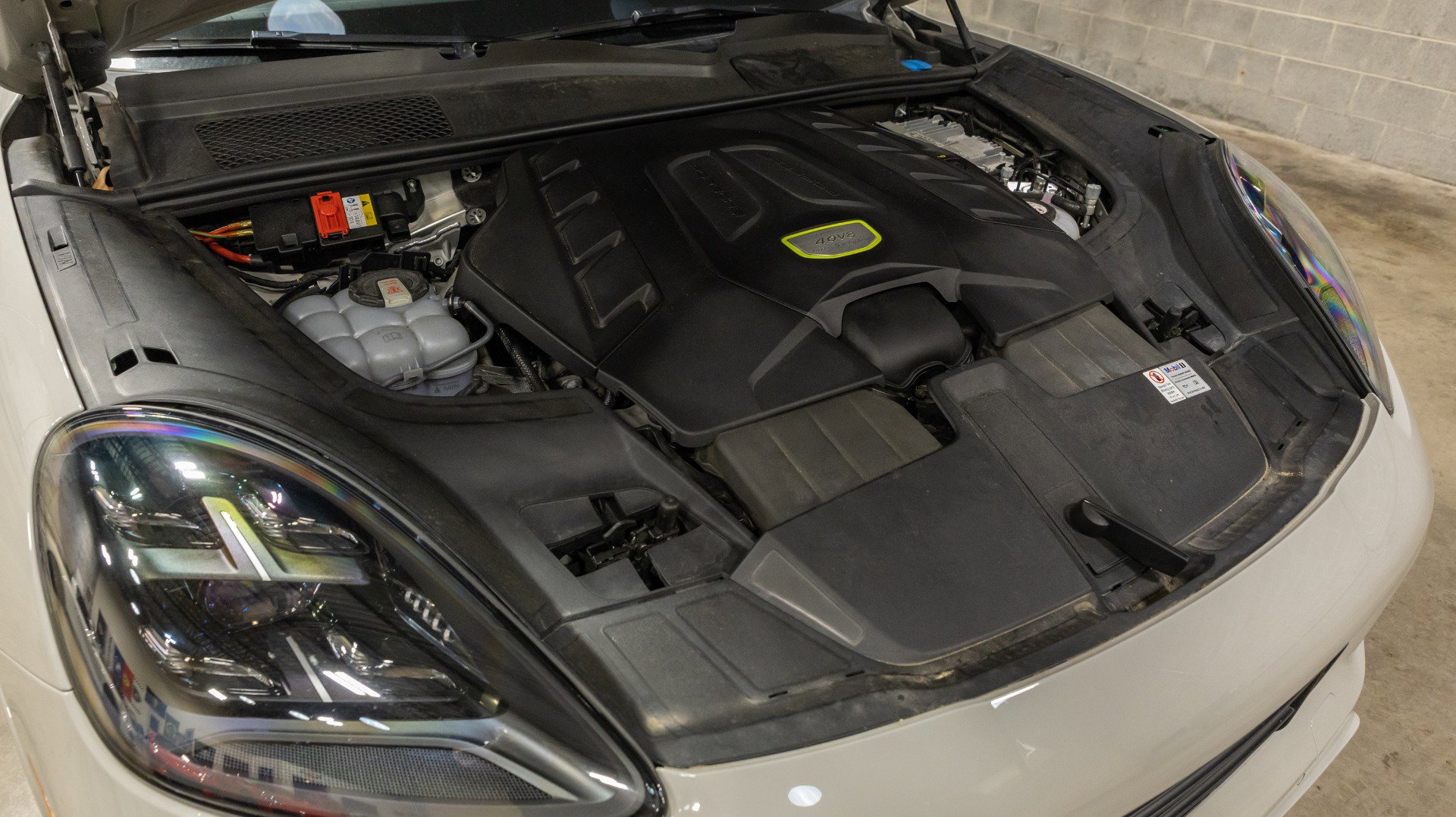 Used 2021 Porsche Cayenne Turbo S image 75