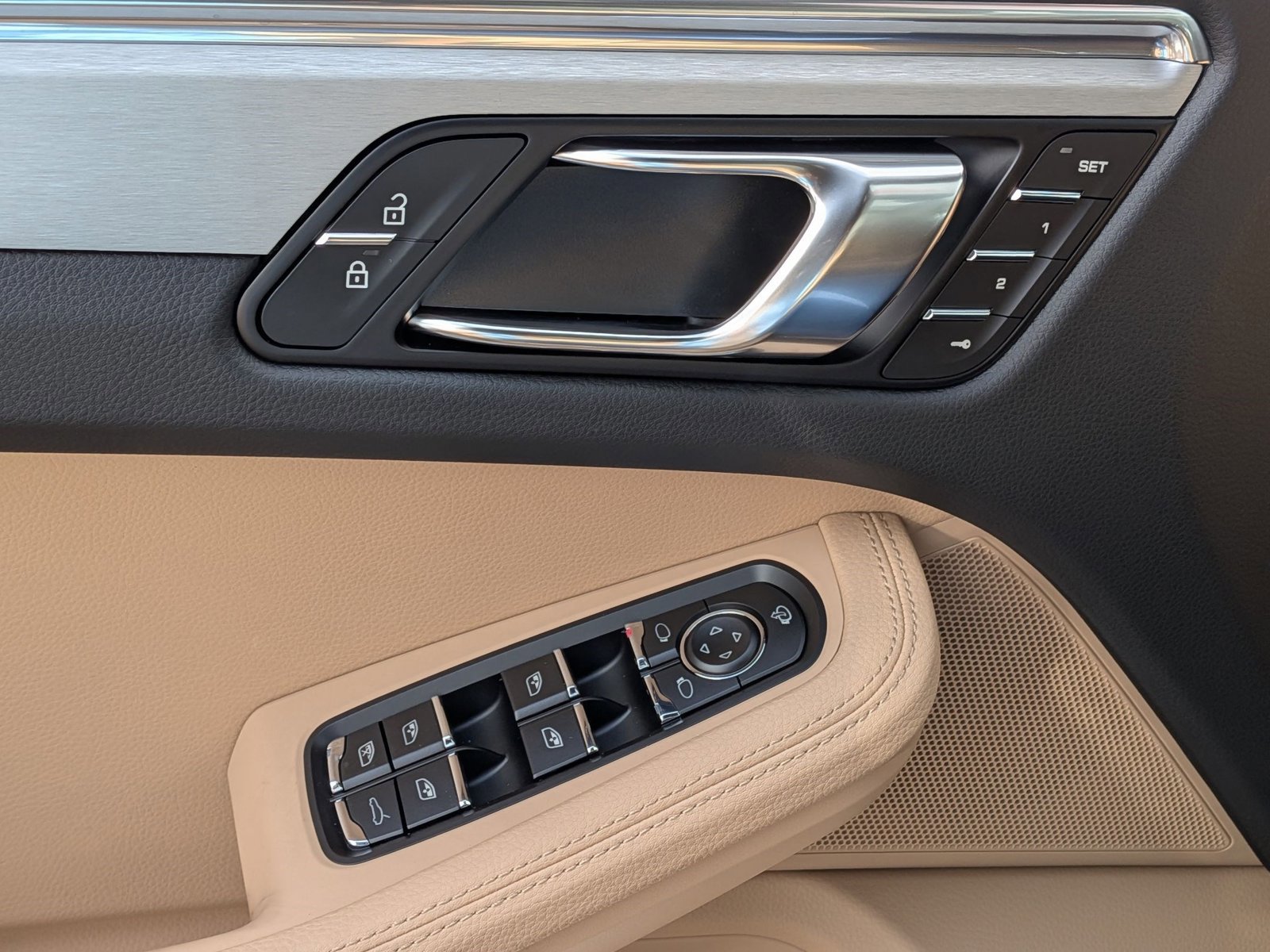 New 2026 Porsche Macan image 15