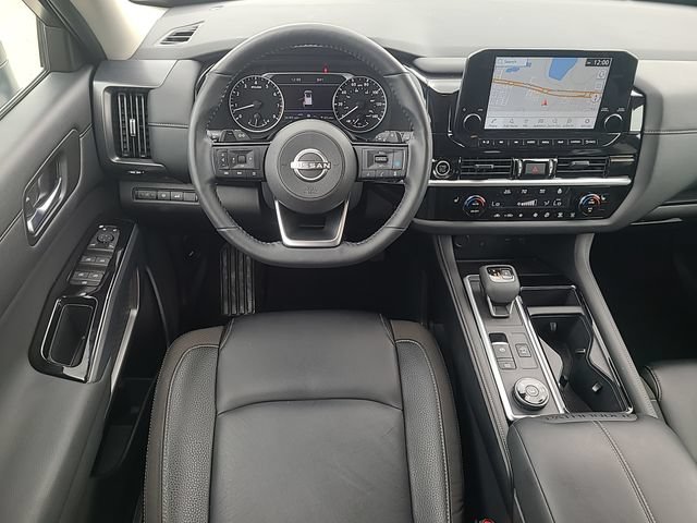 Used 2024 Nissan Pathfinder SL AWD/4WD image 24
