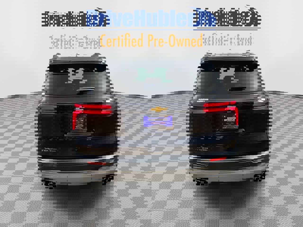 Used 2025 Chevrolet Traverse LT image 3