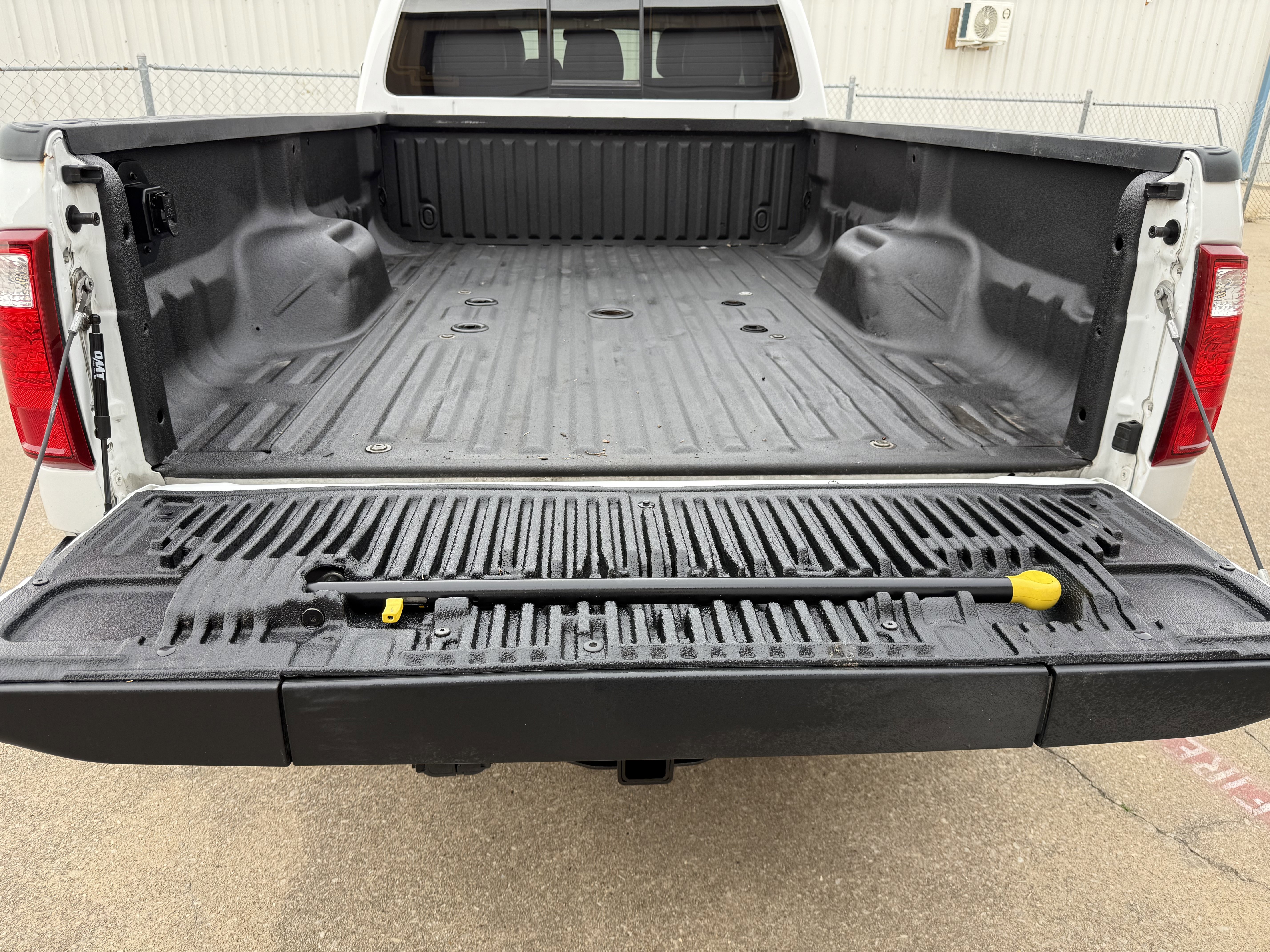 Used 2016 Ford F350 King Ranch w/ King Ranch w/Chrome Package image 7