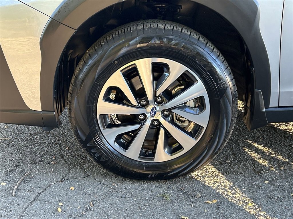 Certified 2025 Subaru Outback Premium image 10