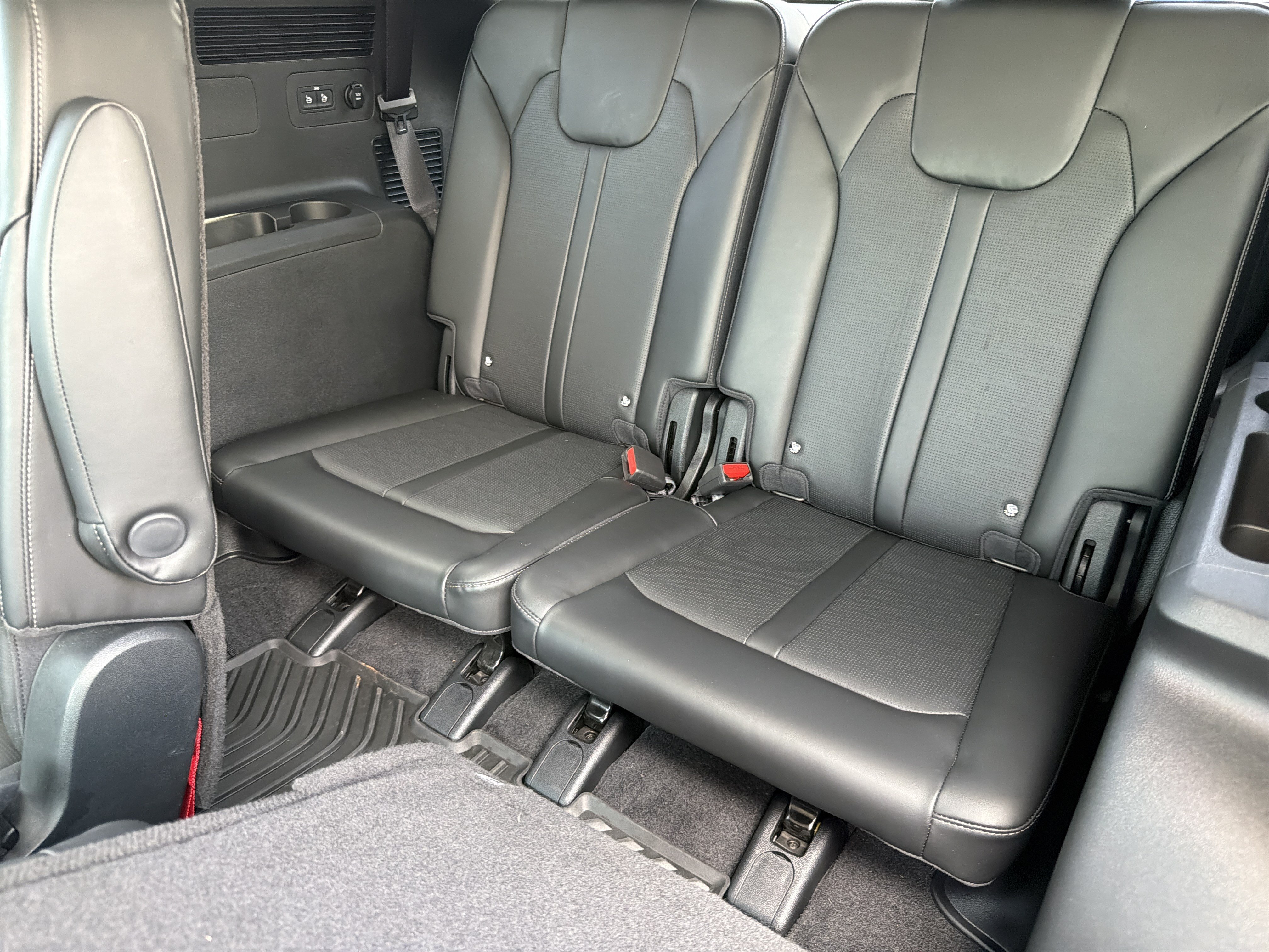 Used 2025 Kia Sorento EX w/ Panoramic Sunroof Package FWD image 31