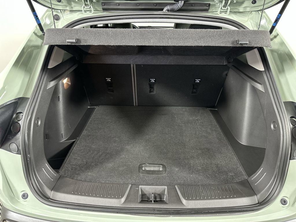 Used 2025 Chevrolet Trax ACTIV w/ Sunroof Package FWD image 27