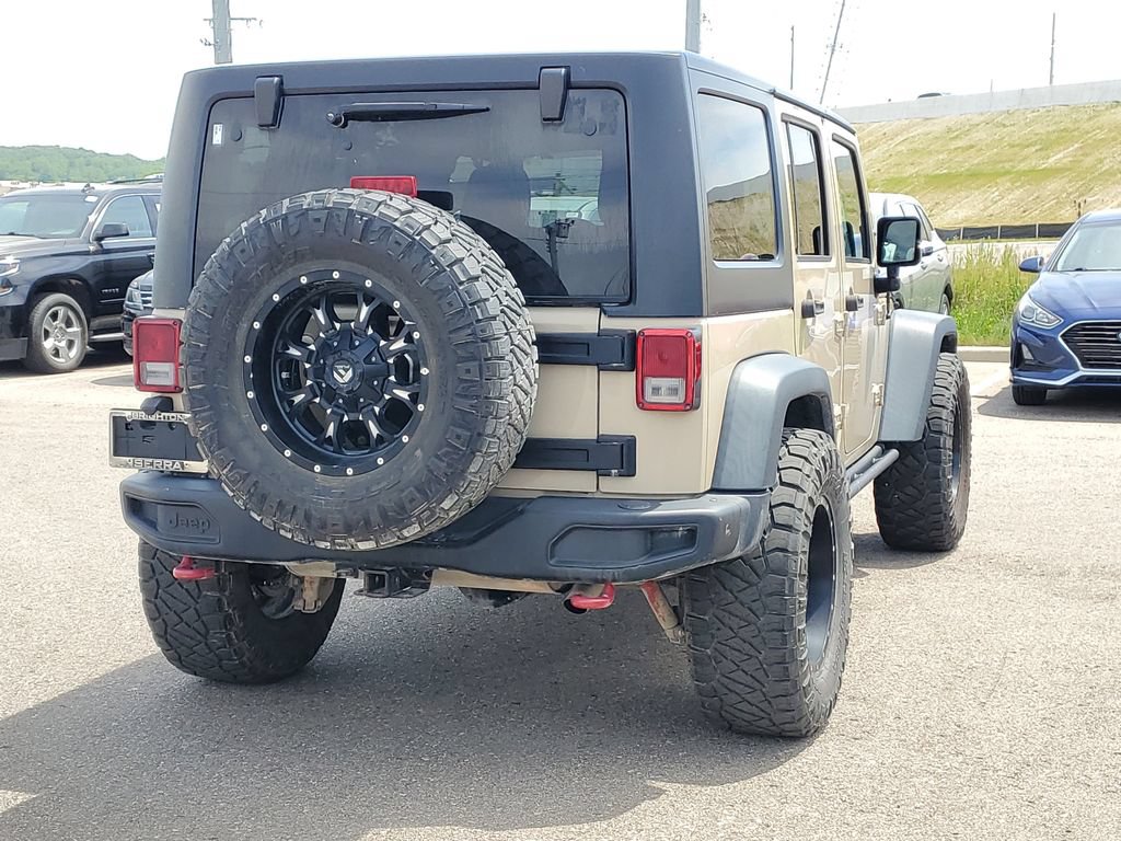 Used 2016 Jeep Wrangler Unlimited Rubicon AWD/4WD image 3