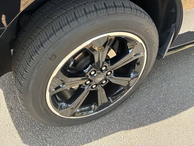 Used 2023 Ford Expedition Limited RWD image 15