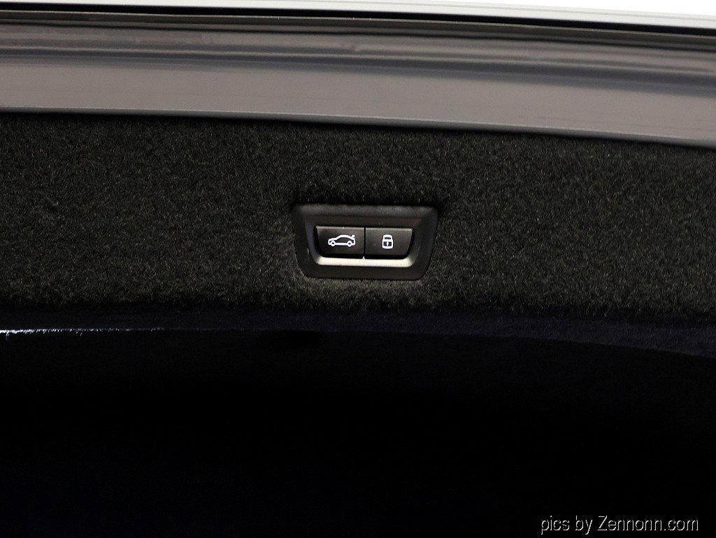 Certified 2024 BMW 760i xDrive w/ Premium Package 2 image 33