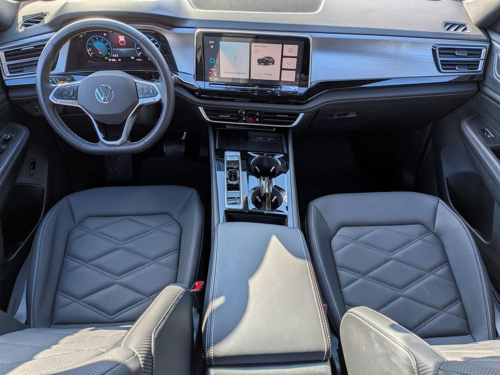 Used 2025 Volkswagen Atlas Cross Sport SE w/ Panoramic Sunroof Package image 26