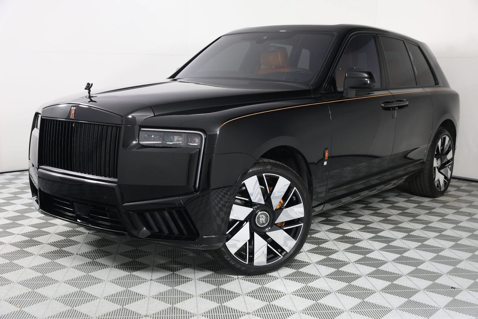 Certified 2025 Rolls-Royce Cullinan AWD/4WD image 39