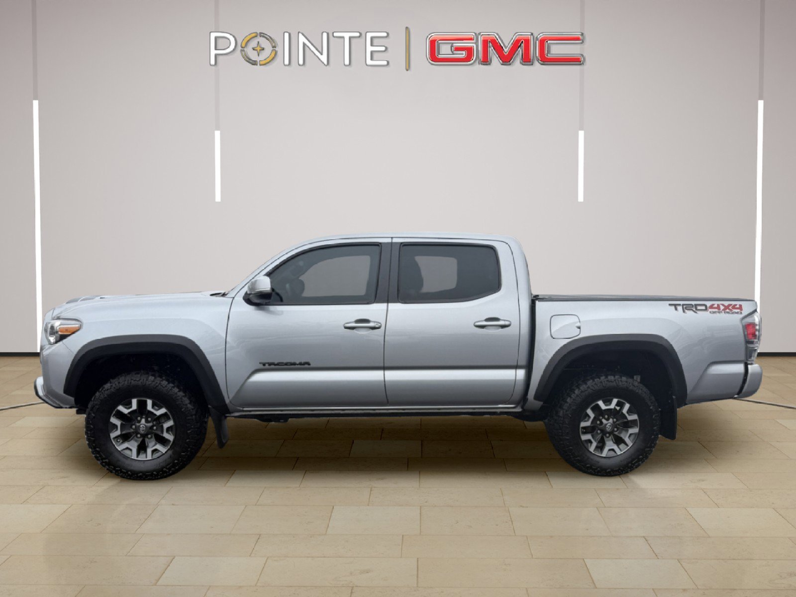 Used 2020 Toyota Tacoma TRD Off-Road image 10