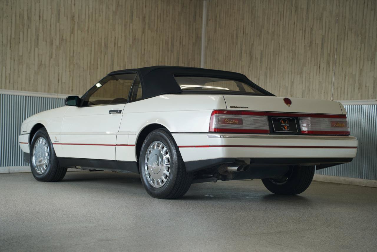 Used 1993 Cadillac Allante FWD image 7