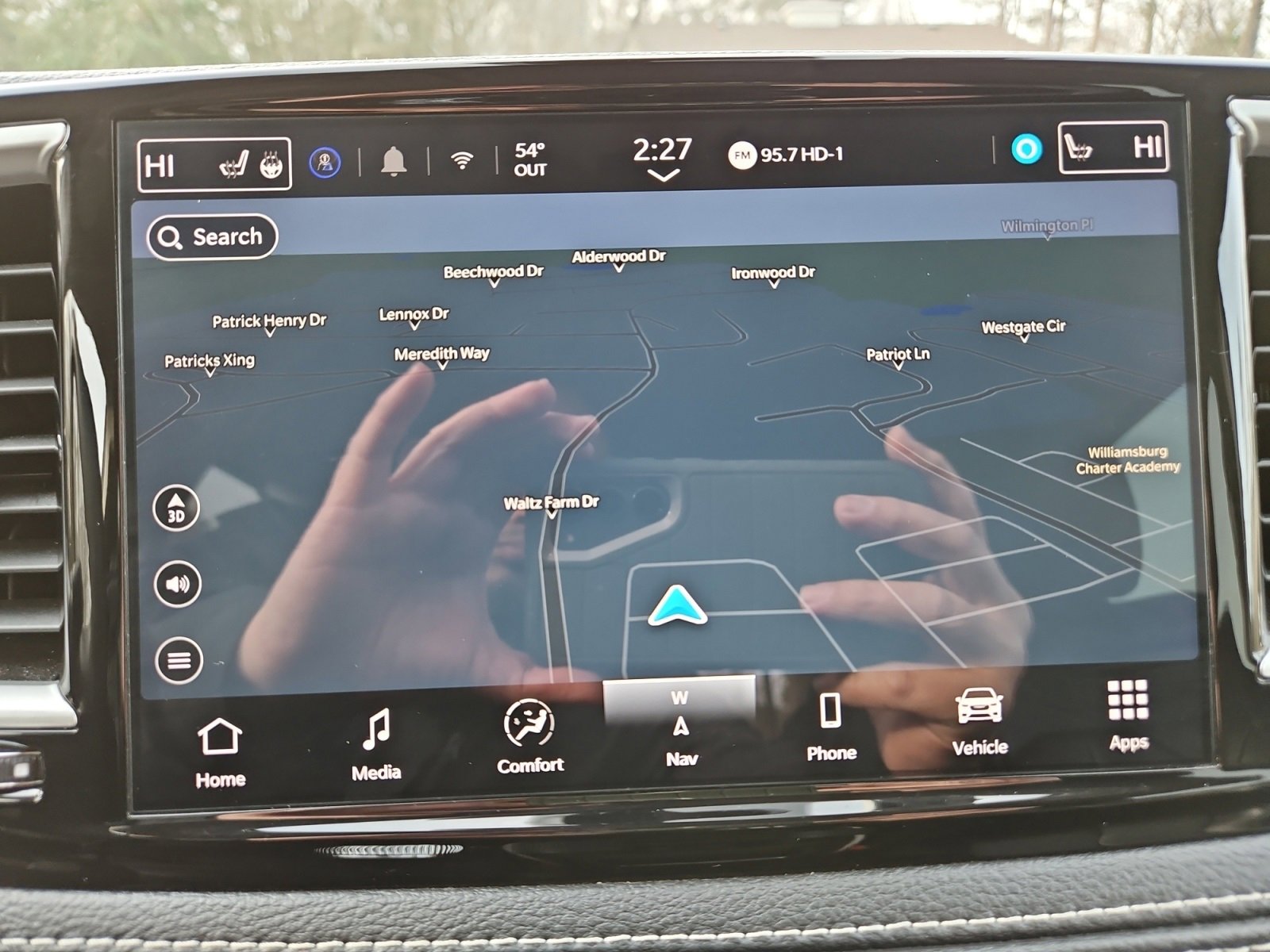 Used 2024 Chrysler Pacifica Select image 29