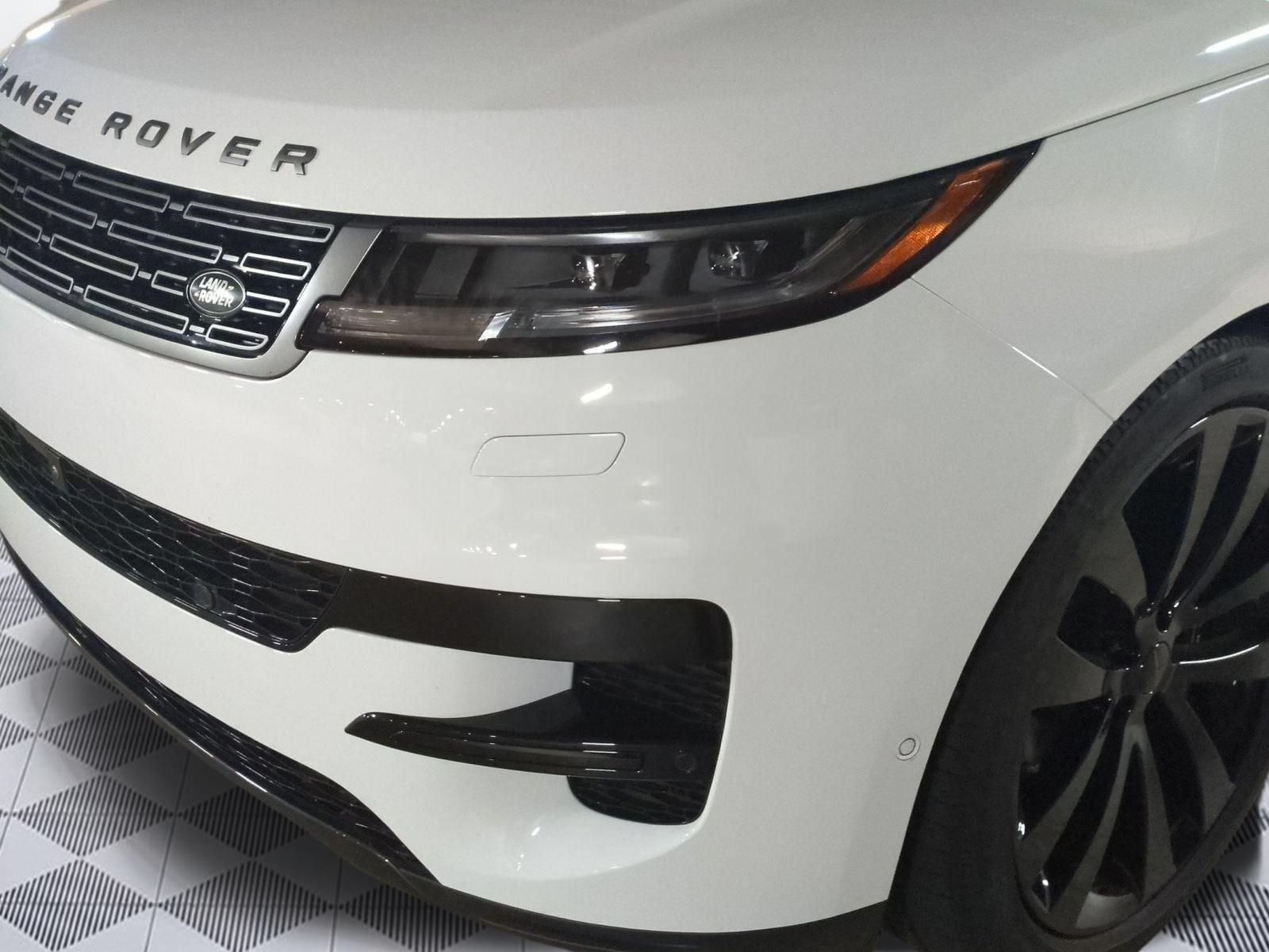 New 2026 Land Rover Range Rover Sport SE AWD/4WD image 10