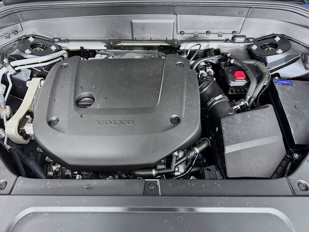 Used 2025 Volvo XC90 B6 Ultra image 32