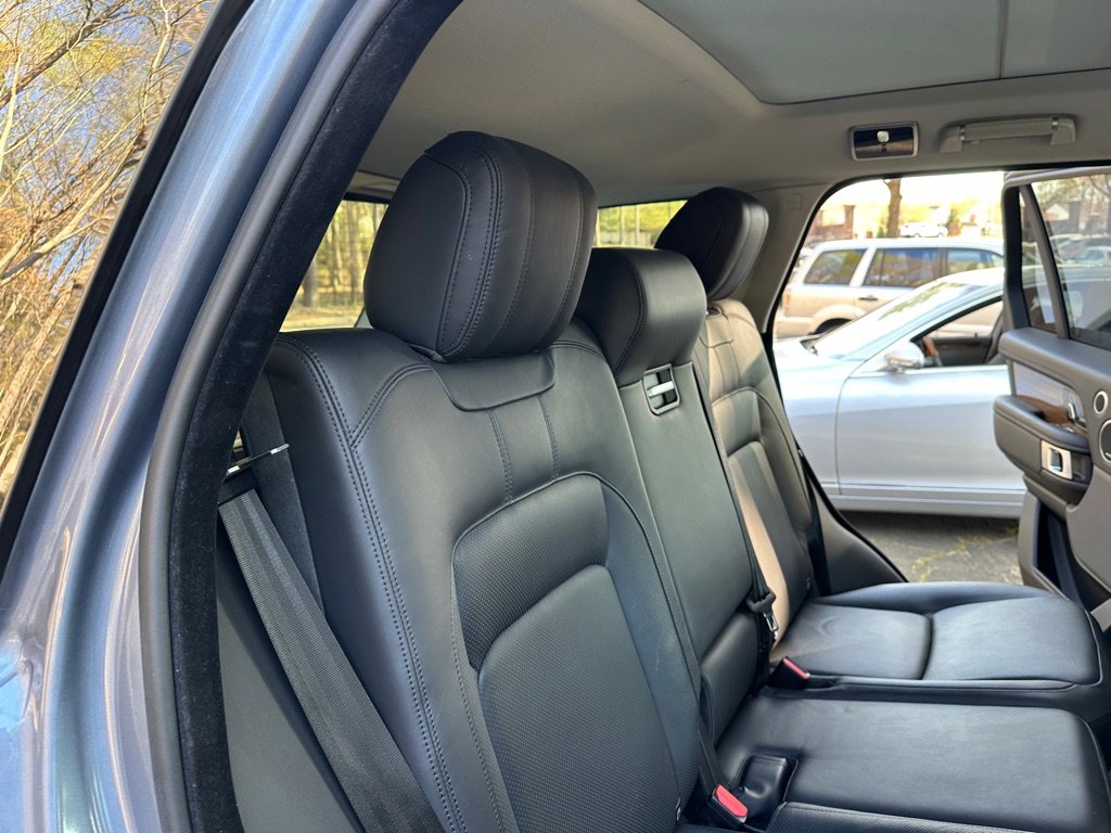 Used 2020 Land Rover Range Rover HSE image 21