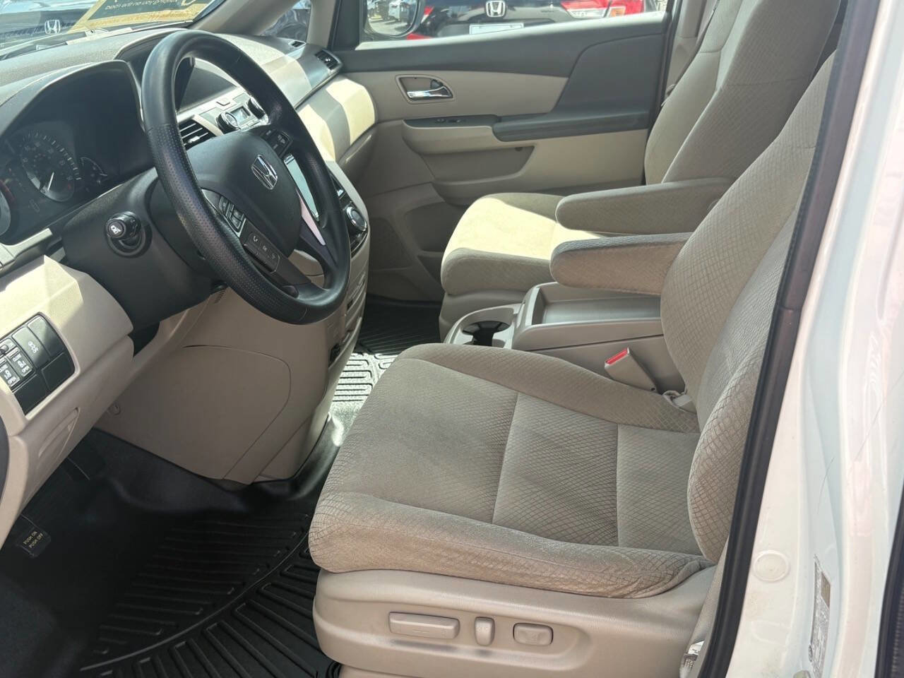 Used 2016 Honda Odyssey SE image 11