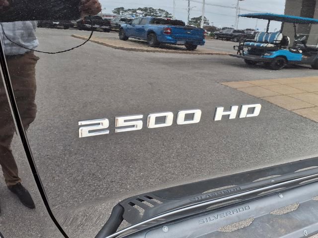 Used 2024 Chevrolet Silverado 2500 Custom AWD/4WD image 6