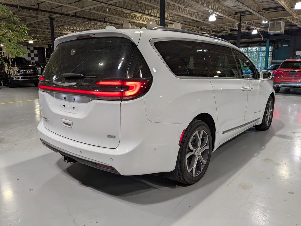 Used 2021 Chrysler Pacifica Pinnacle image 8