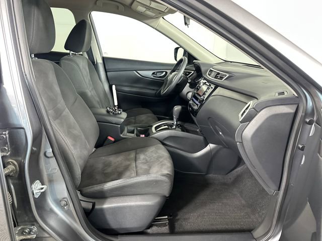 Used 2016 Nissan Rogue SV image 28