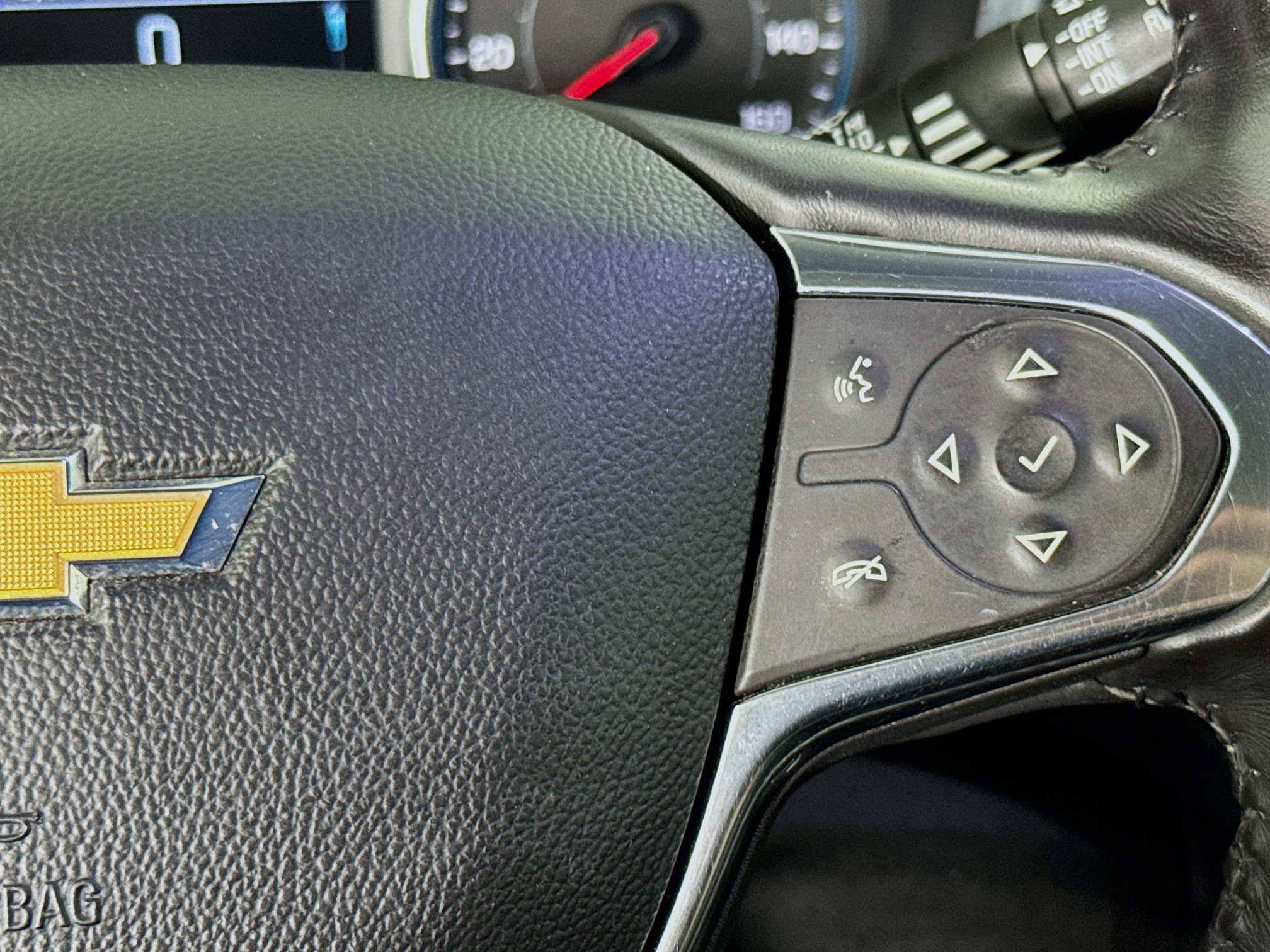 Used 2019 Chevrolet Traverse LT FWD image 14