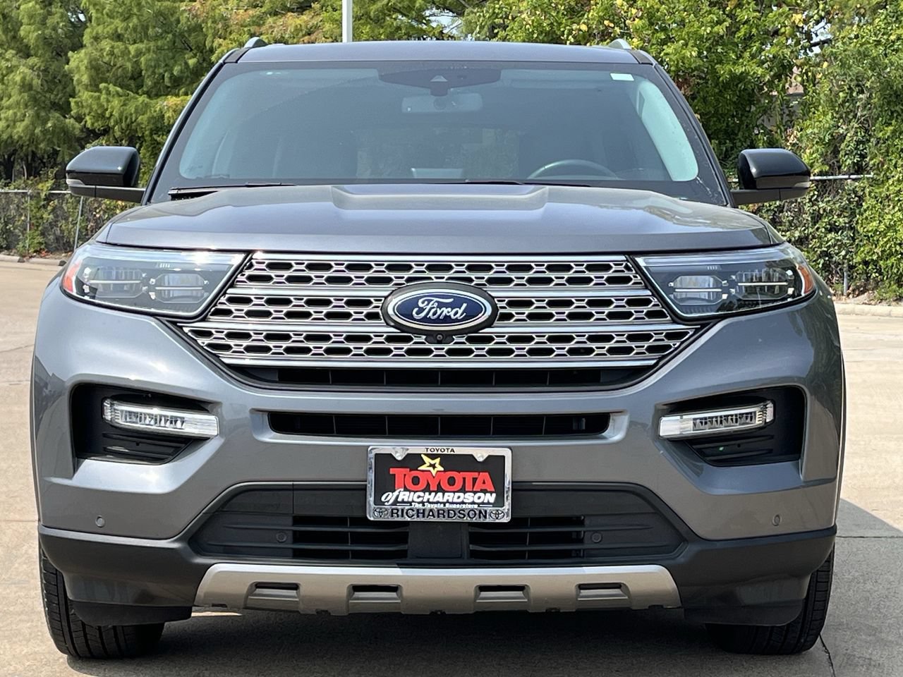 Used 2024 Ford Explorer Limited w/ Limited Technology Package RWD image 7