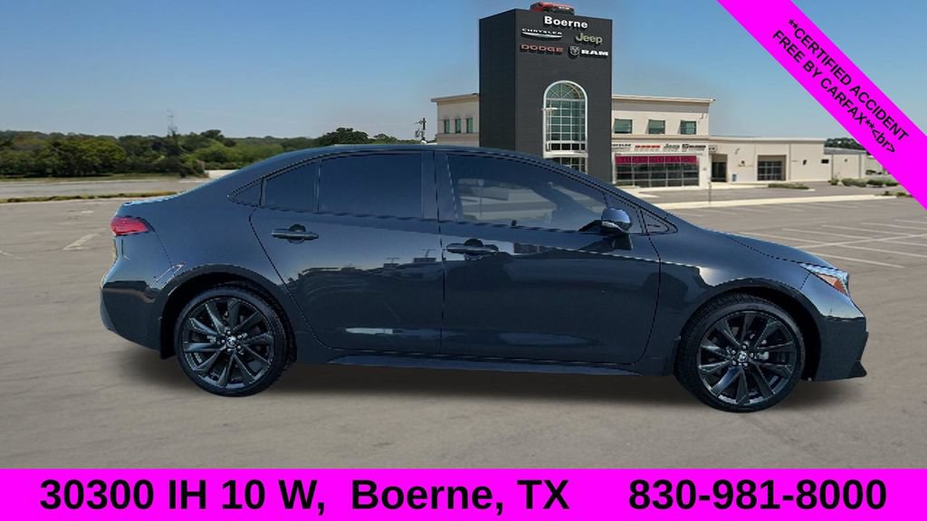 Used 2025 Toyota Corolla SE FWD image 2