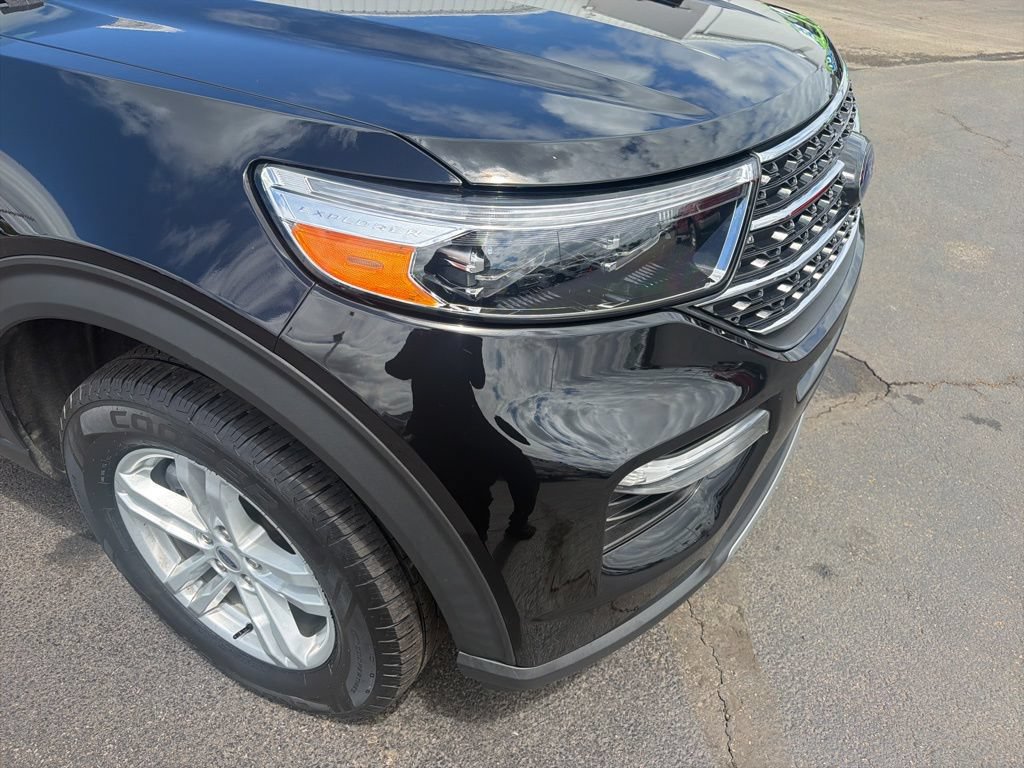 Certified 2022 Ford Explorer XLT w/ Equipment Group 202A AWD/4WD image 12