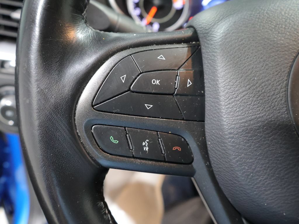 Used 2021 Jeep Cherokee Trailhawk AWD/4WD image 38