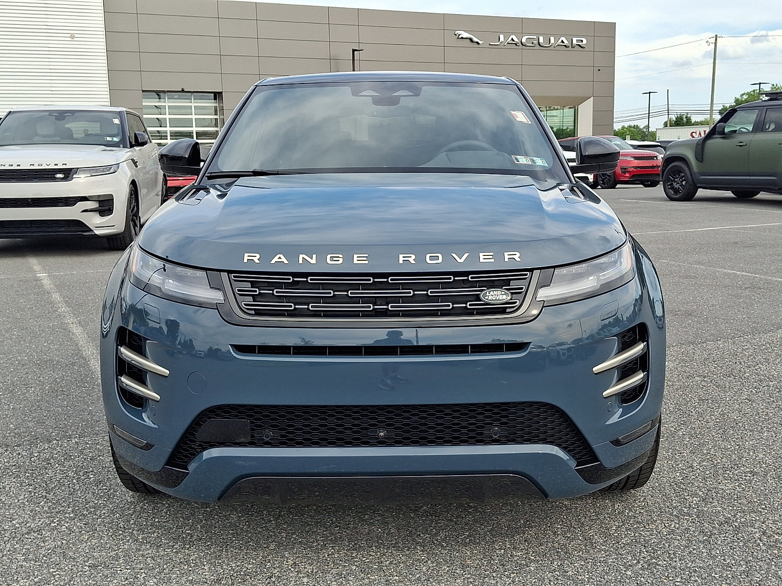 New 2026 Land Rover Range Rover Evoque Hoxton AWD/4WD image 6