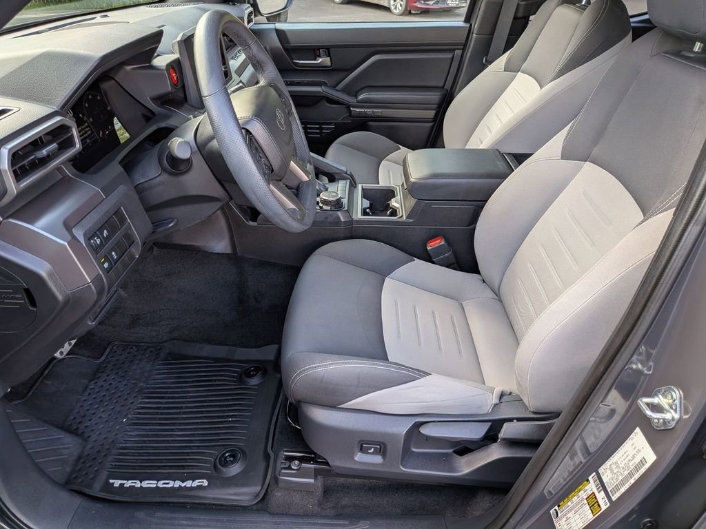 Used 2025 Toyota Tacoma TRD Sport AWD/4WD image 16