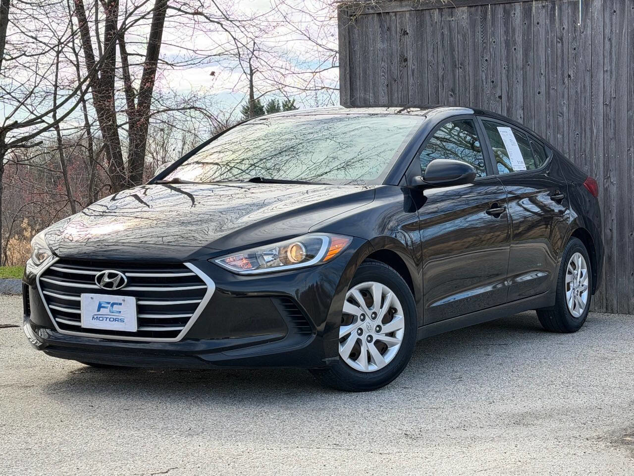 Used 2017 Hyundai Elantra SE FWD video 1
