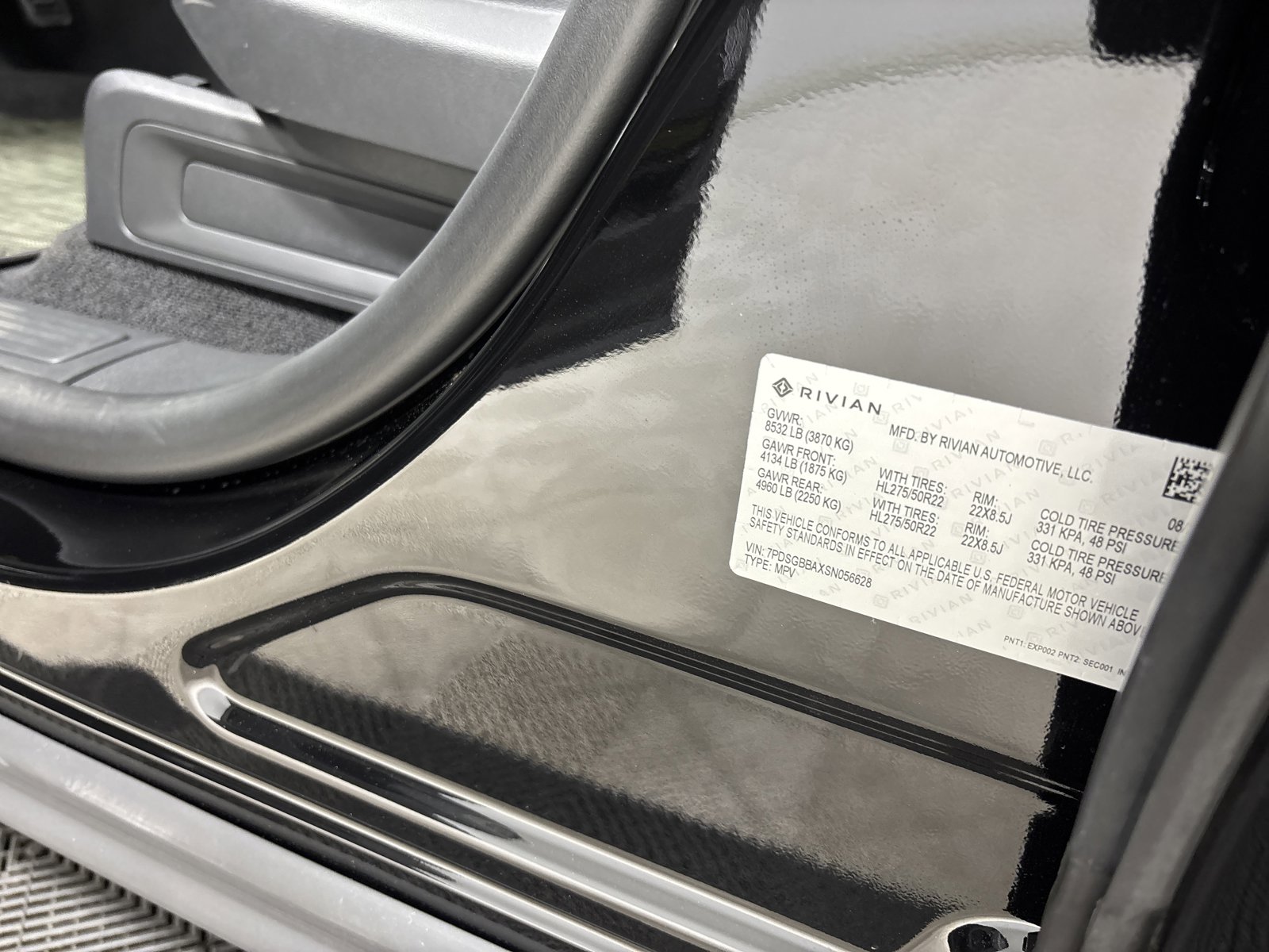 Used 2025 Rivian R1S Adventure AWD/4WD image 35