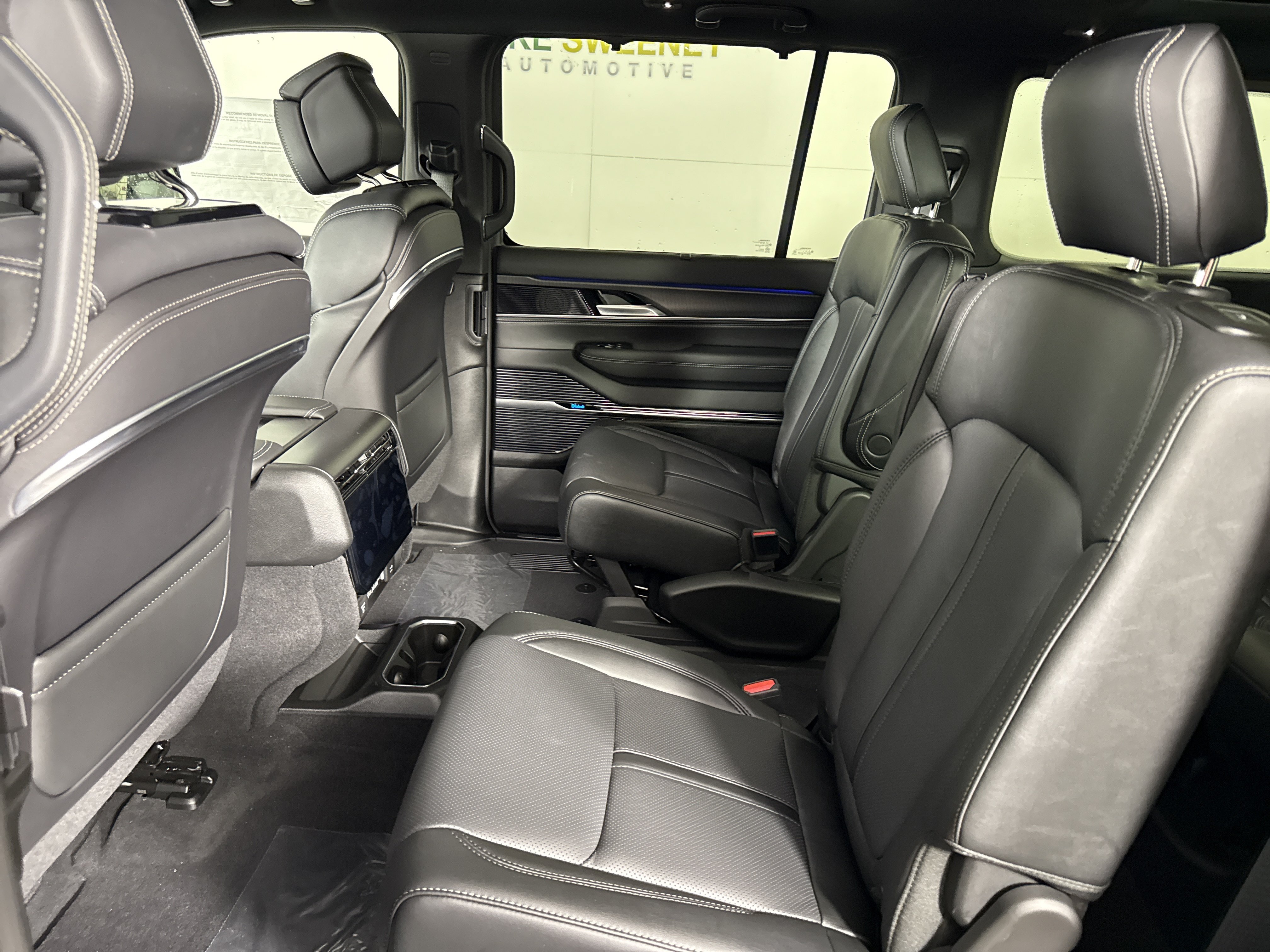 New 2026 Jeep Grand Wagoneer L Summit AWD/4WD image 14