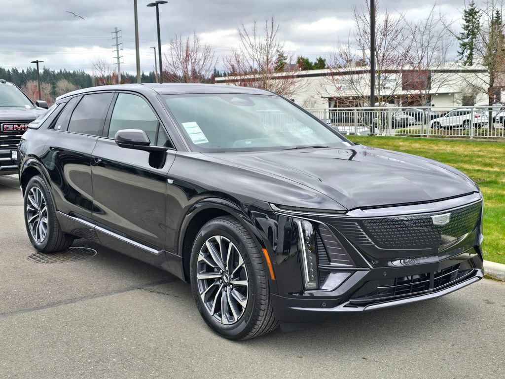 Used 2026 Cadillac Lyriq Premium Sport AWD/4WD image 7