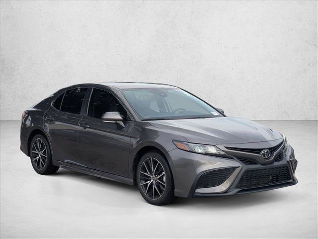 Used 2023 Toyota Camry SE FWD image 3