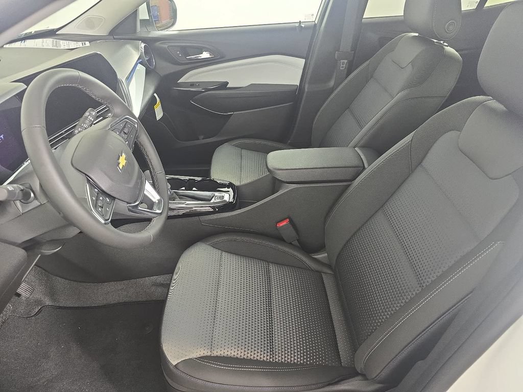 New 2026 Chevrolet Trax LT w/ LT Convenience Package FWD image 11