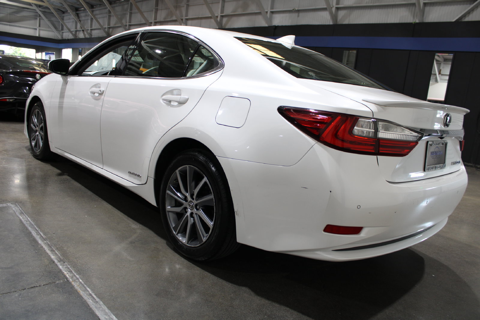 Used 2018 Lexus ES 300h w/ Navigation Package FWD image 8
