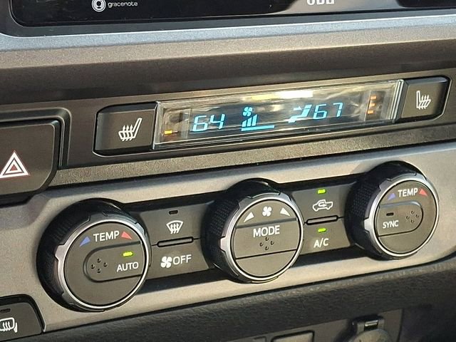 Used 2020 Toyota Tacoma TRD Off-Road w/ TRD Premium Off Road Package AWD/4WD image 16