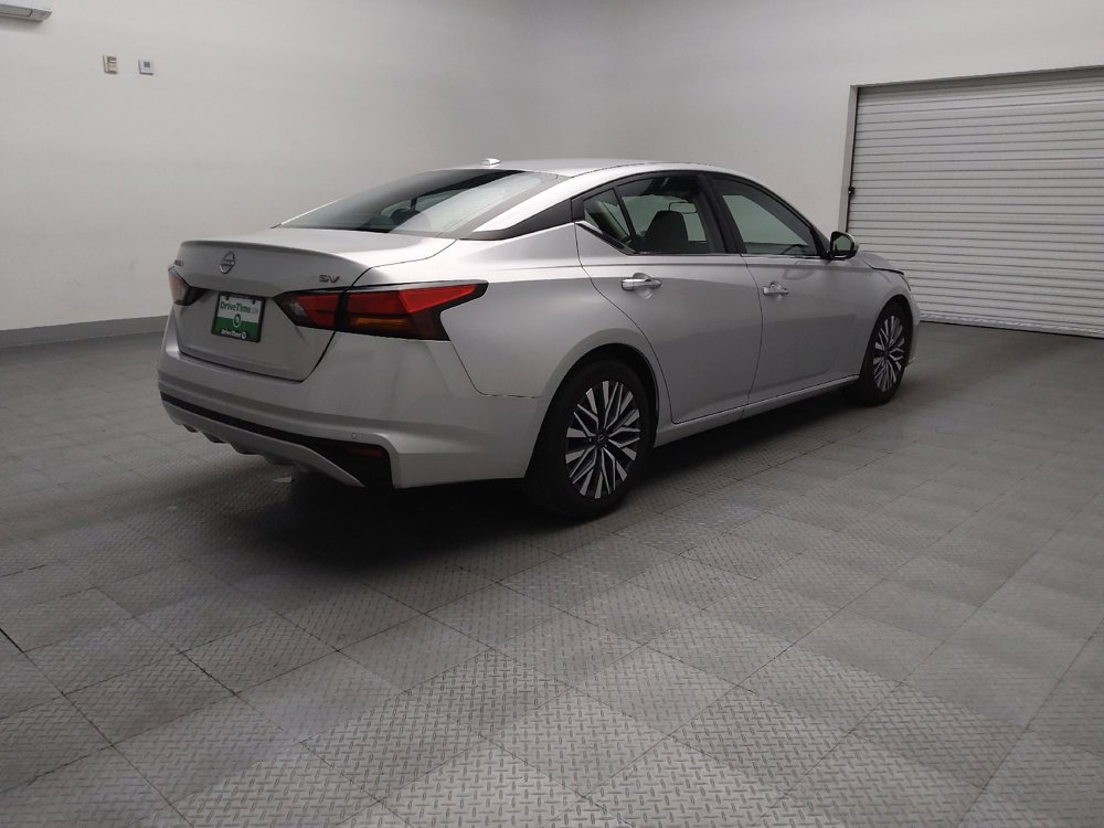 Used 2023 Nissan Altima 2.5 SV image 9