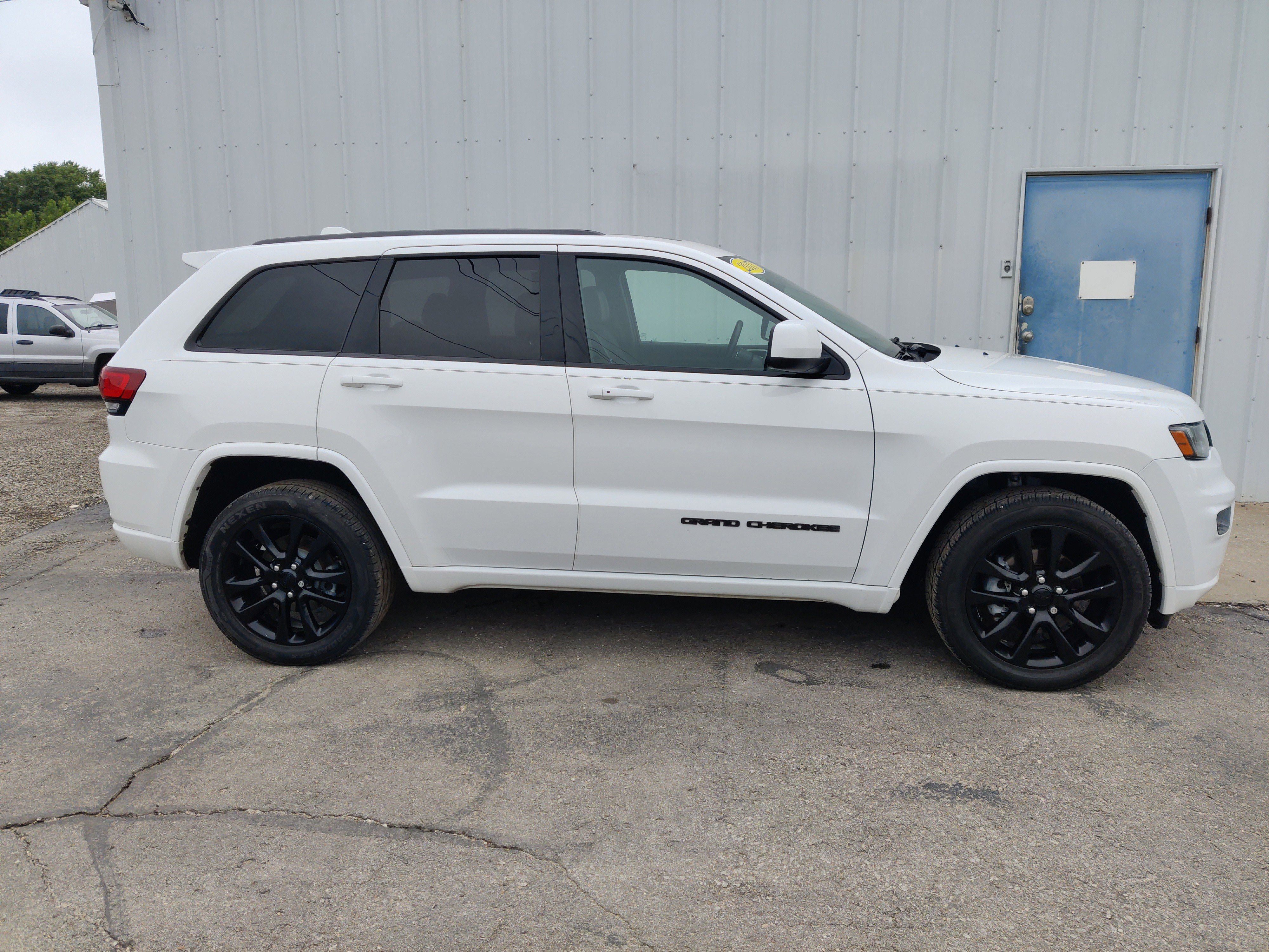 Used 2017 Jeep Grand Cherokee Altitude