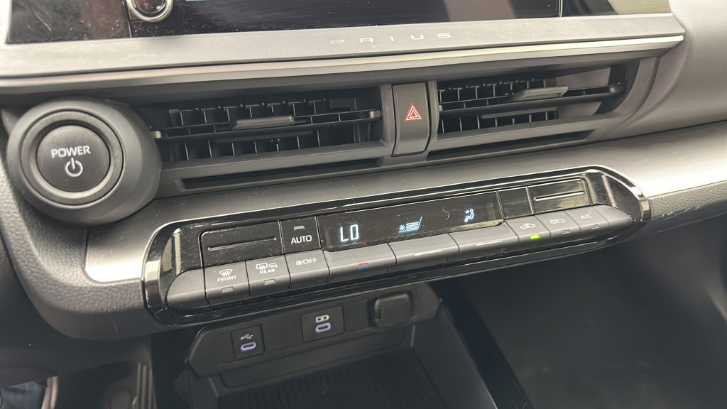 Used 2025 Toyota Prius LE FWD image 18